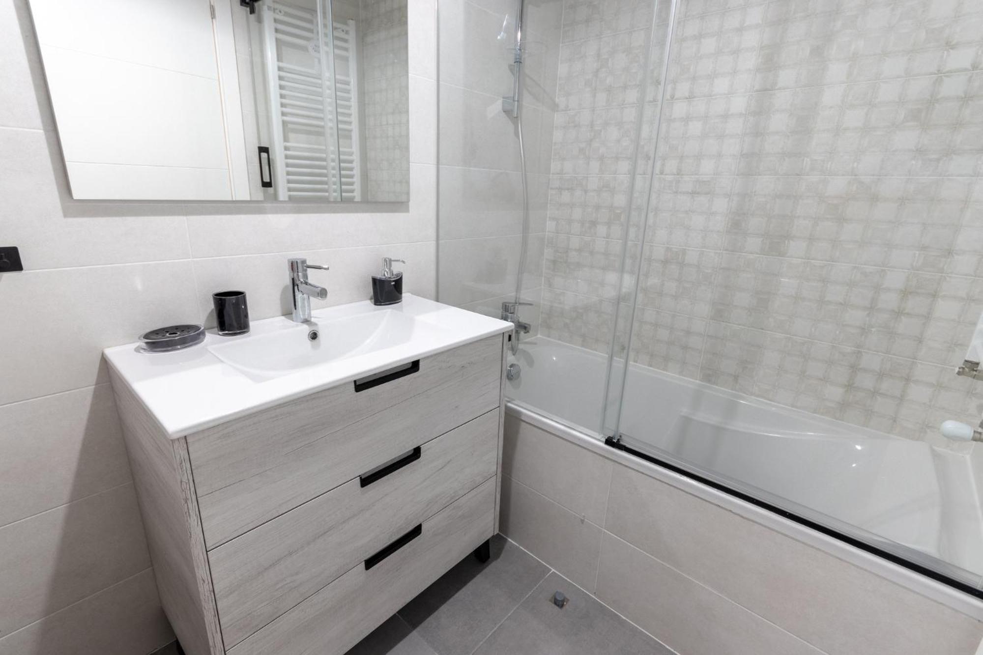 Xirimiri Apartment By People Rentals Билбао Екстериор снимка